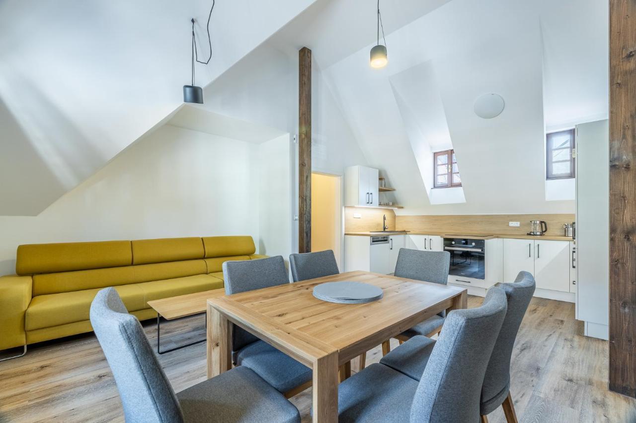 Residence Wurmfeld - Rodinny Apartman S 3 Loznicemi เชสกี้ครุมลอฟ ภายนอก รูปภาพ