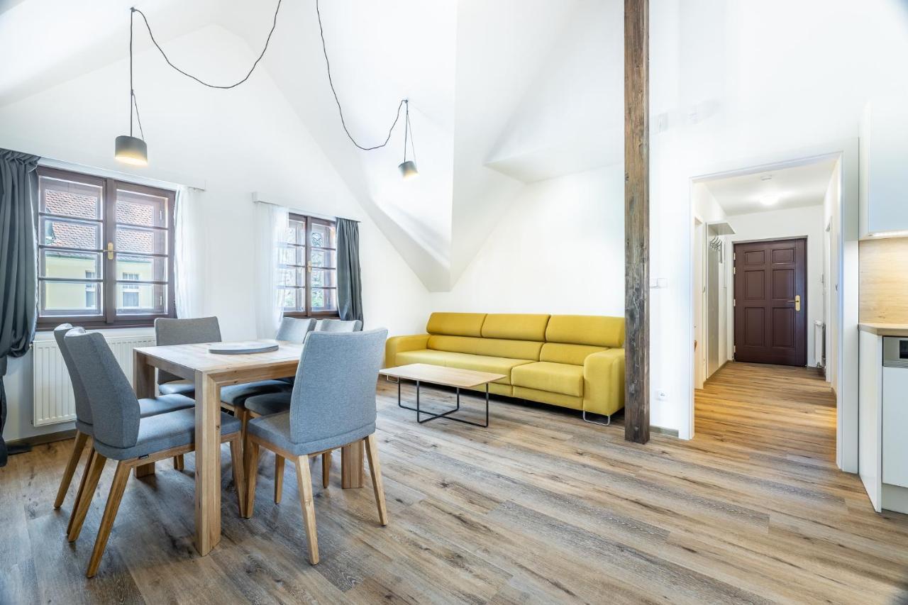 Residence Wurmfeld - Rodinny Apartman S 3 Loznicemi เชสกี้ครุมลอฟ ภายนอก รูปภาพ
